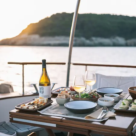 Отель Torralbenc, A Small Luxury Of The World Cala En Porter (Menorca)